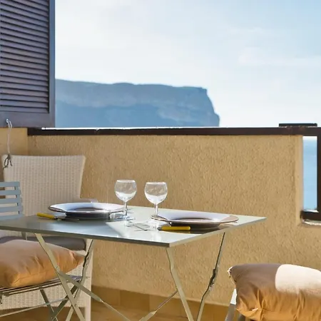 Appartement Charming Studio In With Sea View And Swimming Pool