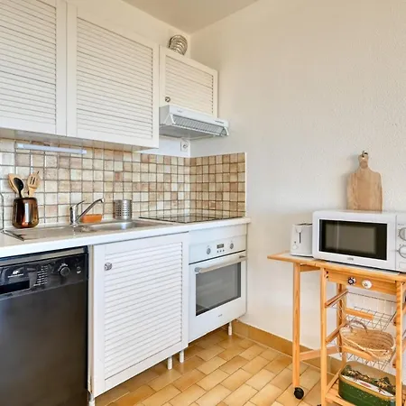 Charming Studio In With Sea View And Swimming Pool *
