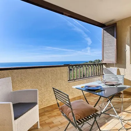Charming Studio In With Sea View And Swimming Pool Apartamento
